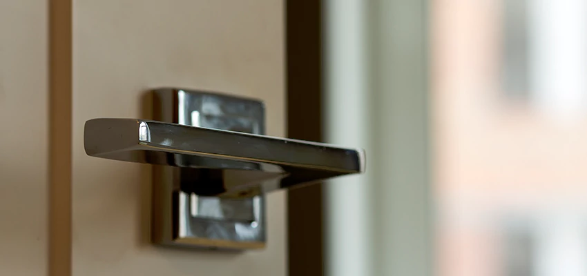 Door Lever Knob Repair in Poinciana, Florida