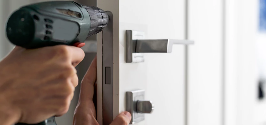 Locksmith For Lock Replacement Near Me in Poinciana, FL