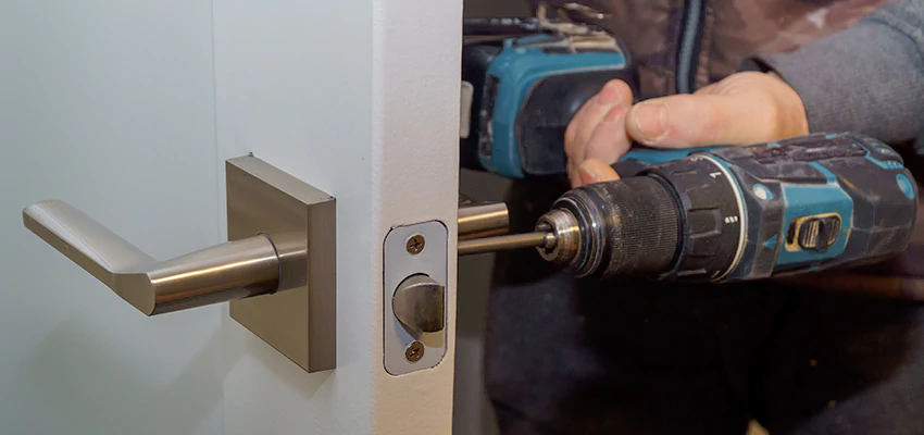 Broken Door Handle Lock Repair in Poinciana, Florida